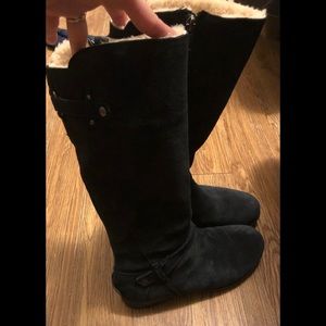 Women’s Uggs, Size 6 great condition. Tall boot